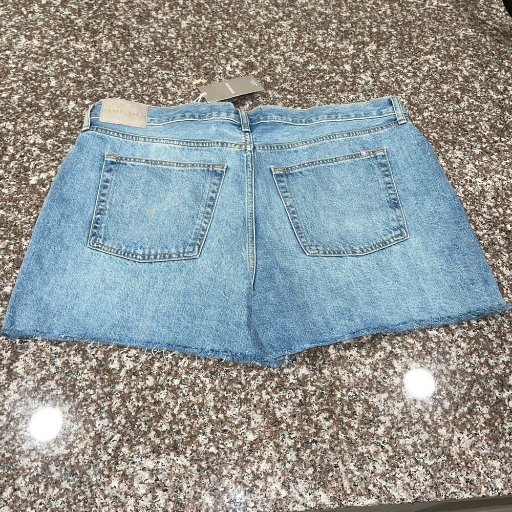 Everlane - The Relaxed '90s Short - Picture 1 of 10